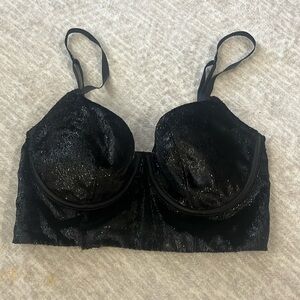 Victoria’s Secret 32D velvet bra top